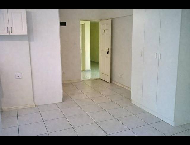 0 BEDROOM PROPERTY TO RENT IN RONDEBOSCH